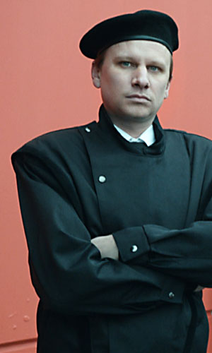 Robert Stadlober as Security Guard